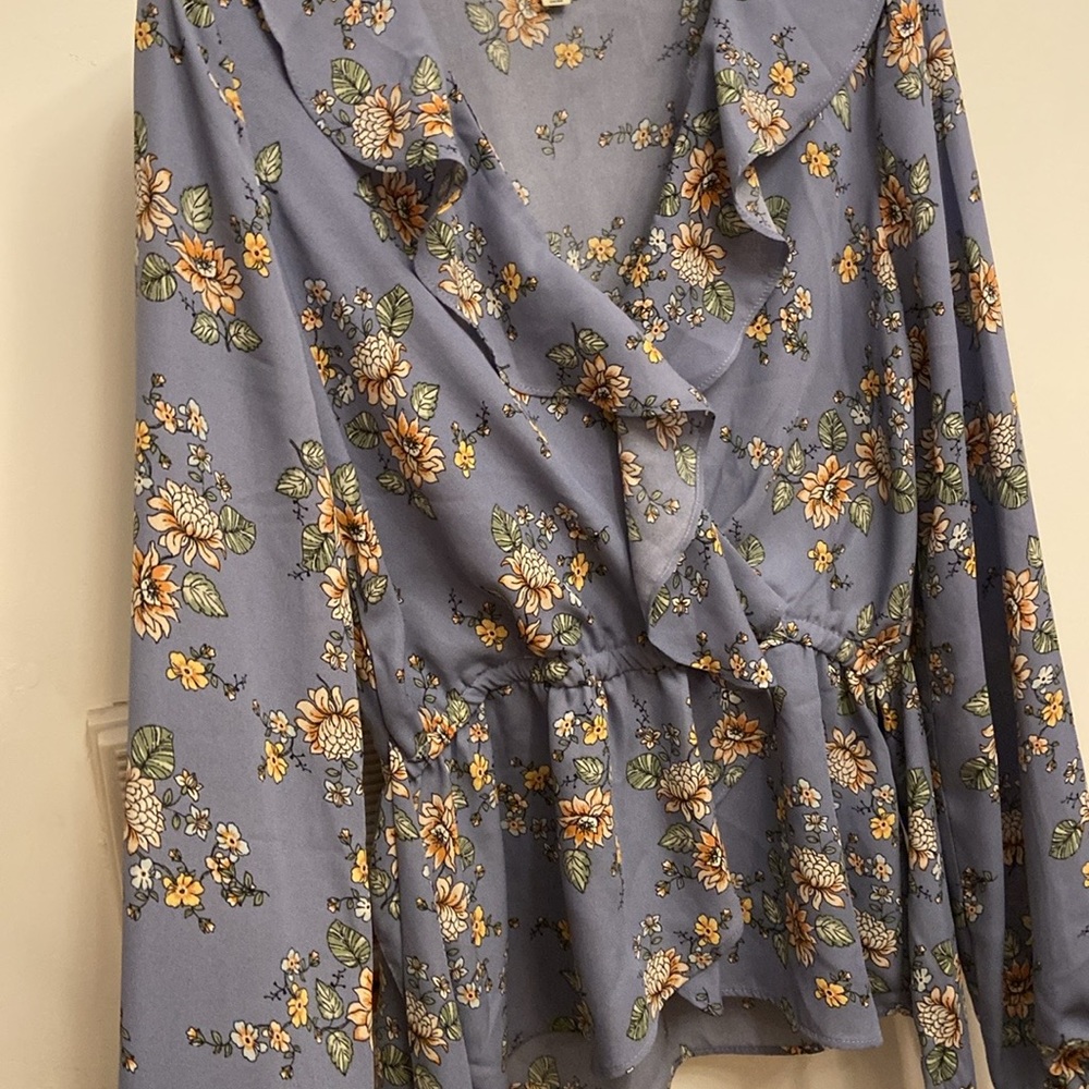 Max Studio flower print blouse - Picture 6 of 10
